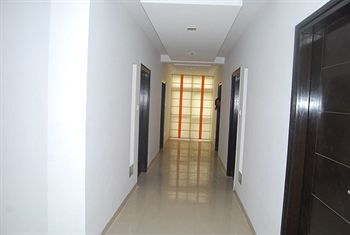 Dwarka Palace Samalkha Buitenkant foto