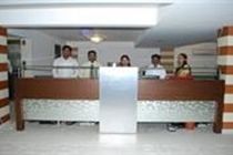 Dwarka Palace Samalkha Buitenkant foto